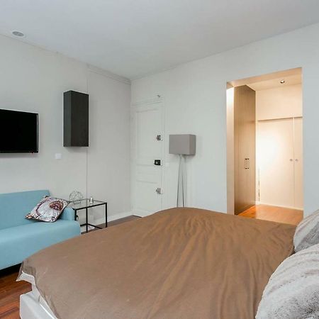 Appartement Studio Tour Eiffel et Champs-Elysees  à Paris Extérieur photo