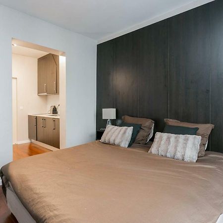 Appartement Studio Tour Eiffel et Champs-Elysees  à Paris Extérieur photo