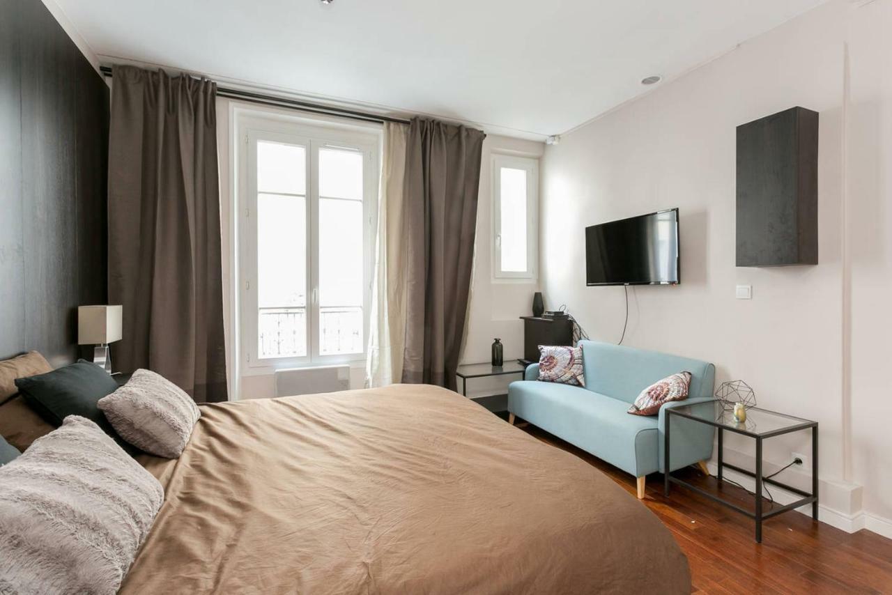 Appartement Studio Tour Eiffel et Champs-Elysees  à Paris Extérieur photo